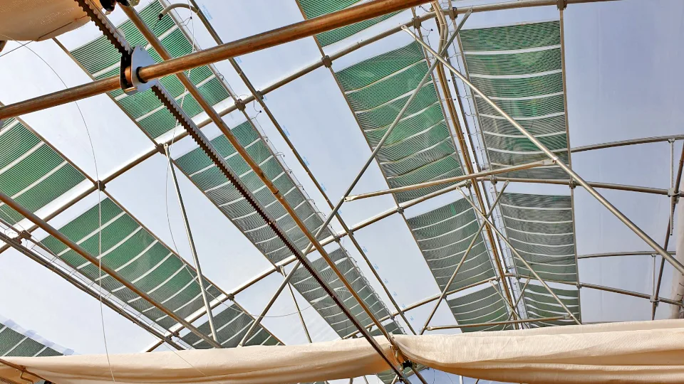 Μοναδικό στον κόσμο Θερμοκήπιο - Αυξάνει την παραγωγή μέχρι και 20%