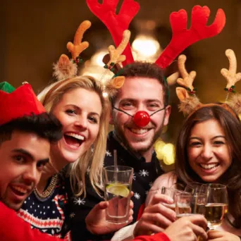 Ένας διάλογος μεταξύ του Άγιου Βασίλη και ενός ξωτικού!